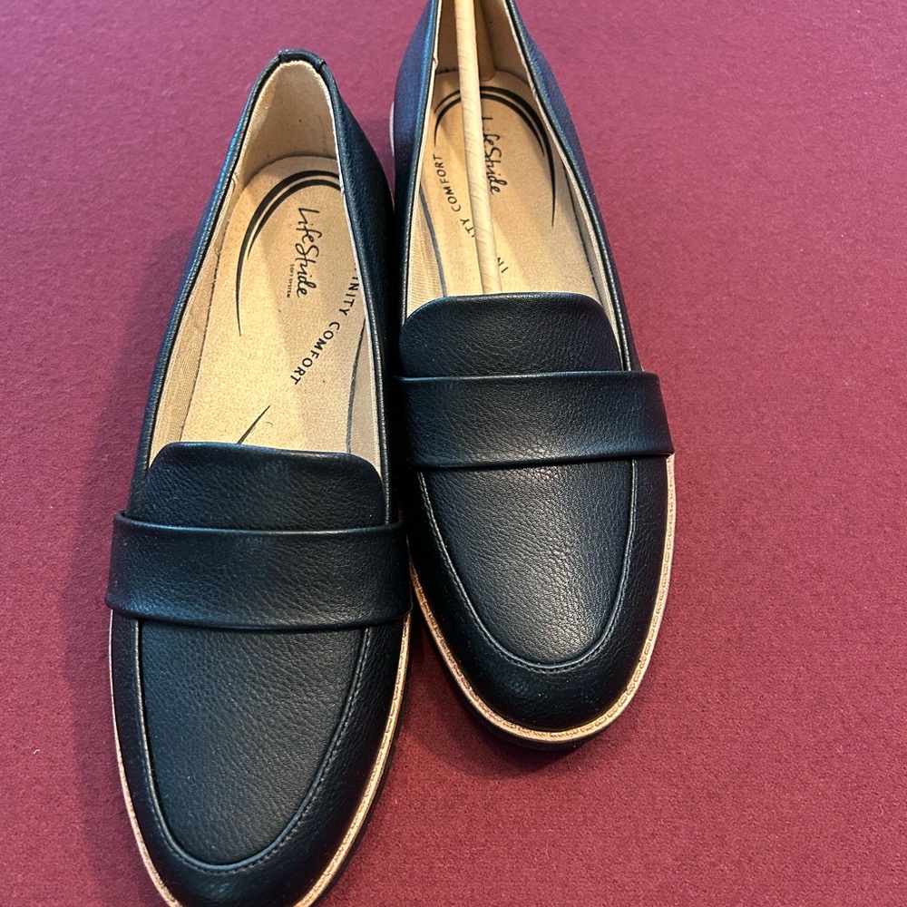 Life Stride Black womens “Infinity Comfort” shoes 10w Never Worn